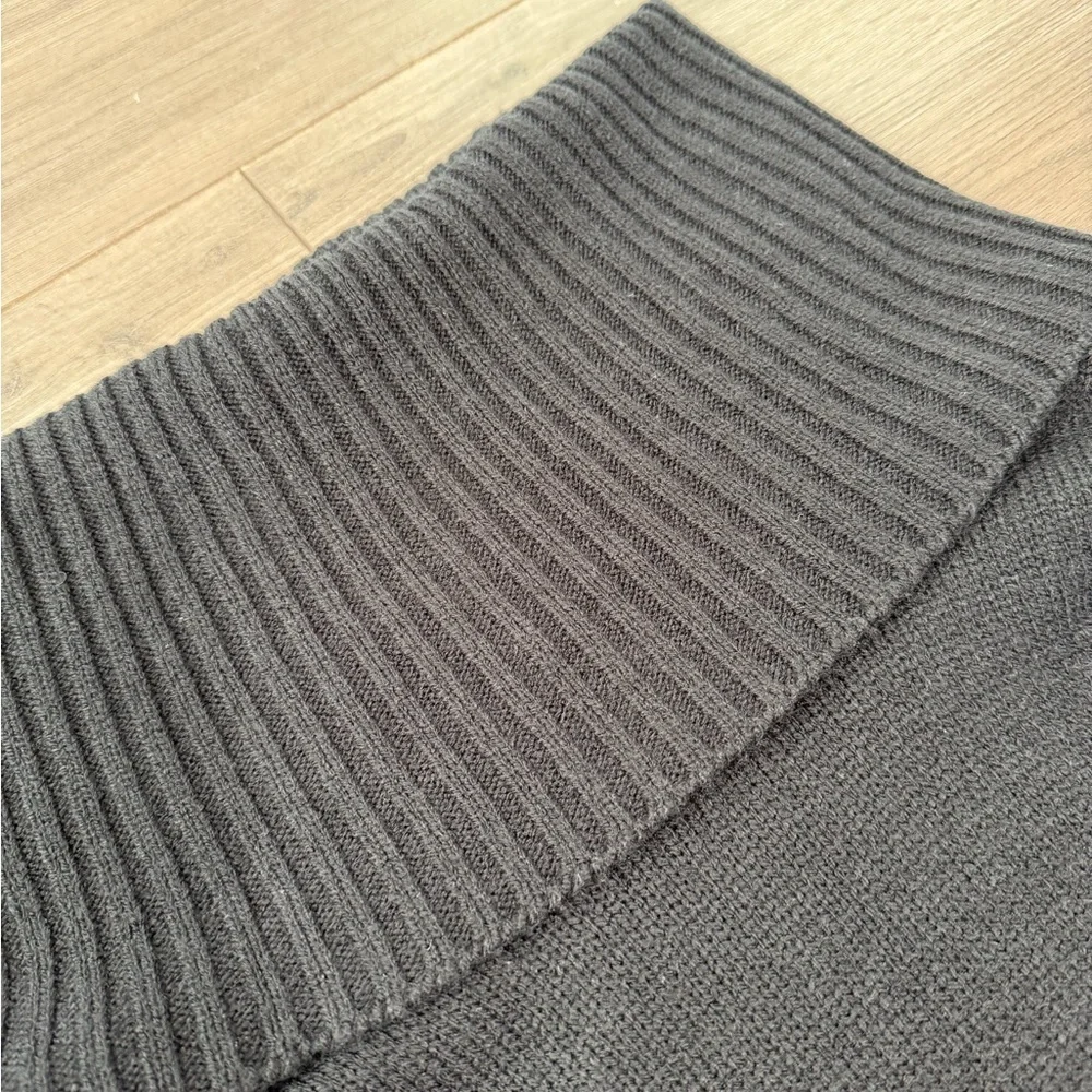H&M Black Off-Shoulder Ribbed Knit Sweater Dress - Picture 4 of 6